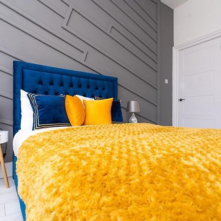 Cheerful 2 Bedroom Homely Apartment, Sleeps 6 Guest Comfy, 3X Double Bed, Parking, Free Wifi, Suitable For Business, Leisure Guest,Glasgow, Glasgow West End, Near City Centre Dış mekan fotoğraf