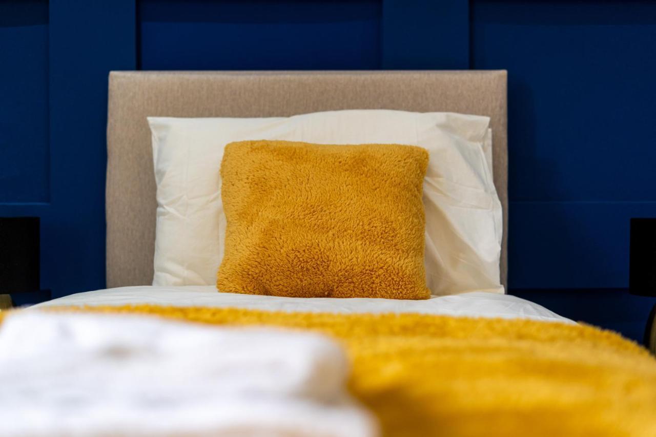 Cheerful 2 Bedroom Homely Apartment, Sleeps 6 Guest Comfy, 3X Double Bed, Parking, Free Wifi, Suitable For Business, Leisure Guest,Glasgow, Glasgow West End, Near City Centre Dış mekan fotoğraf