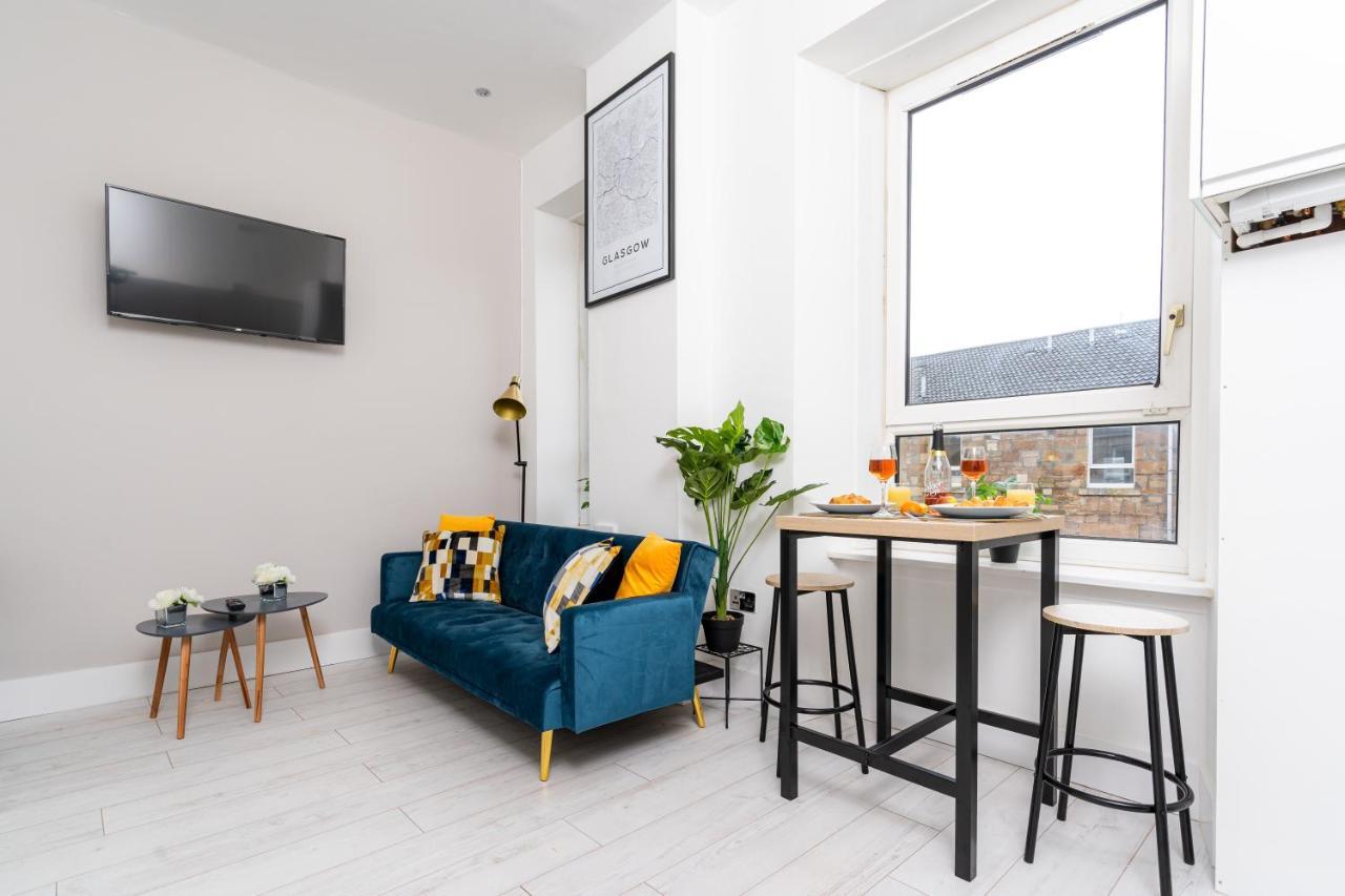 Cheerful 2 Bedroom Homely Apartment, Sleeps 6 Guest Comfy, 3X Double Bed, Parking, Free Wifi, Suitable For Business, Leisure Guest,Glasgow, Glasgow West End, Near City Centre Dış mekan fotoğraf