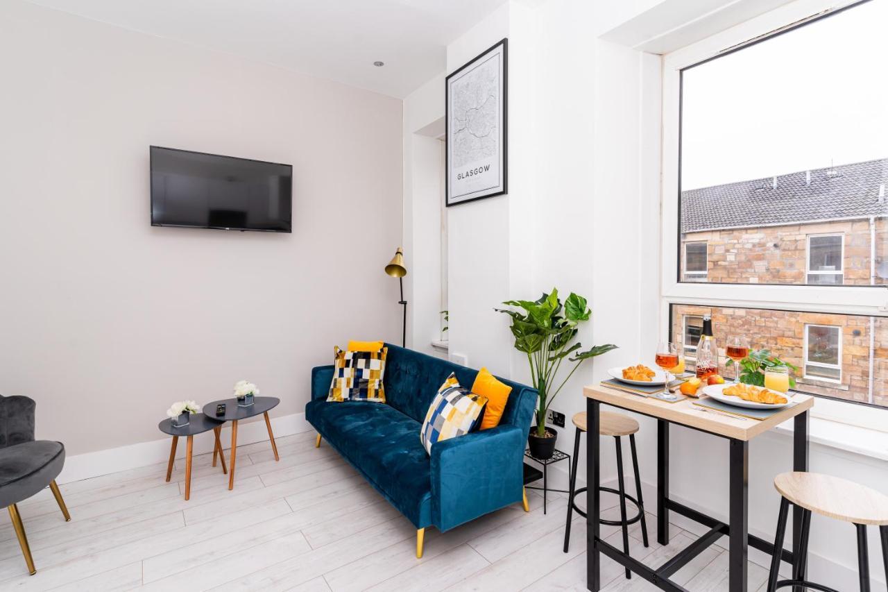 Cheerful 2 Bedroom Homely Apartment, Sleeps 4 Guest Comfy, 1X Double Bed, 2X Single Beds, Parking, Free Wifi, Suitable For Business, Leisure Guest,Glasgow, Glasgow West End, Near City Centre Dış mekan fotoğraf