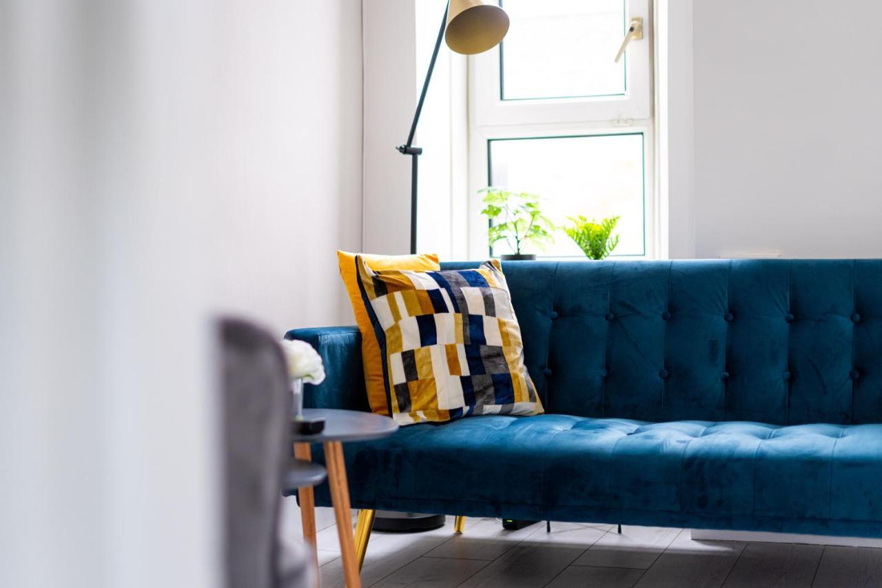 Cheerful 2 Bedroom Homely Apartment, Sleeps 6 Guest Comfy, 3X Double Bed, Parking, Free Wifi, Suitable For Business, Leisure Guest,Glasgow, Glasgow West End, Near City Centre Dış mekan fotoğraf