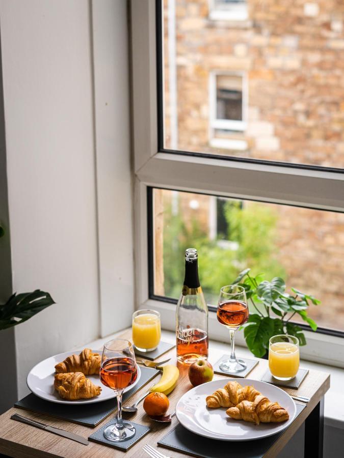 Cheerful 2 Bedroom Homely Apartment, Sleeps 6 Guest Comfy, 3X Double Bed, Parking, Free Wifi, Suitable For Business, Leisure Guest,Glasgow, Glasgow West End, Near City Centre Dış mekan fotoğraf